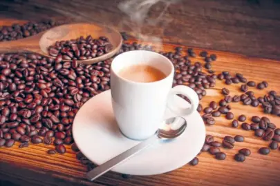 Aç karnına kahve içmek dengenizi bozabilir