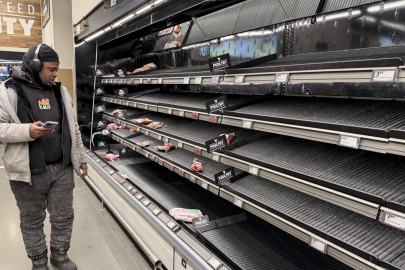 Kar fırtınası alarmı. Uçuşlar iptal edildi, marketler boşaldı. Milyonlarca insana "evde kalın" çağrısı