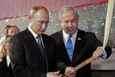 Putin ve Netanyahu telefonda görüştü