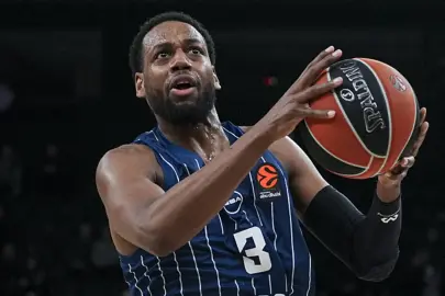 Anadolu Efes, Valencia Basket'i eli boş gönderdi