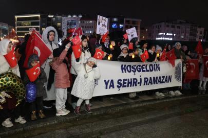 Çocuklardan "Hoş geldin Ramazan" yürüyüşü