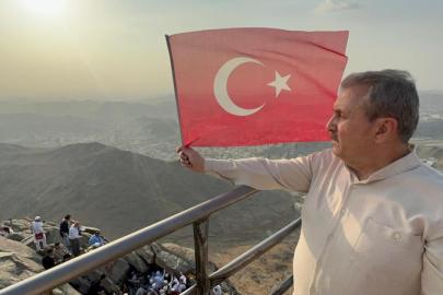 Destici: Bu bayrağa uzanan ellerin kırılacağını herkes bilsin