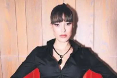 Dilan Çiçek bu aralar çok gözde