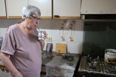 Faturalar ve yalnızlık yaşlıların en büyük derdi. Çareyi arkadaşlık sitesinde buldular