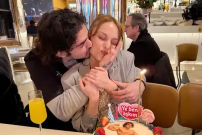 Nilperi Şahinkaya'nın 37. yaş günü pastasını görenler şoke oldu