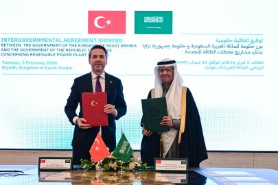 Suudi Arabistan Sivas ve Karaman'da güneş santrali kuracak, imzalar atıldı