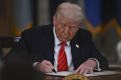 Trump'ın yeni küresel gümrük vergisi yüzde 10 oranıyla yürürlüğe girdi