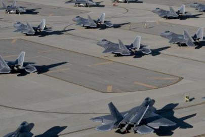 WP: ABD, İran ile 2. tur görüşmelerden bu yana bölgeye yakın 150 uçak daha kaydırdı