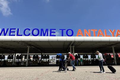 Antalya Havalimanı 2 ayda yaklaşık 2 milyon yolcuya hizmet verdi