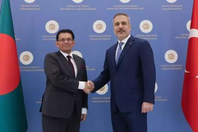 Dışişleri Bakanı Fidan, Bangladeşli mevkidaşı Rahman ile görüştü