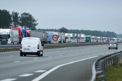 Fransada artan akaryakıt fiyatlarına karşı kara yolu taşımacılık sektörü çalışanları eylem yapacak
