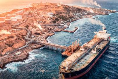 Hark Adası'nda petrol yüklemesi devam ediyor