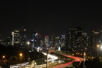 İran'dan ateşlenen füzeler nedeniyle İsrail'in birçok kentinde sirenler çaldı