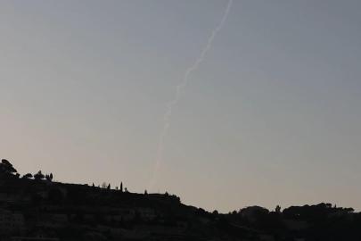 İranın misillemesi nedeniyle Kudüs semalarında patlama sesleri duyuldu