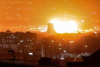 İşgalci İsrail, İran'ın Tahran, Şiraz ve Tebriz kentlerine yeni saldırı başlattı