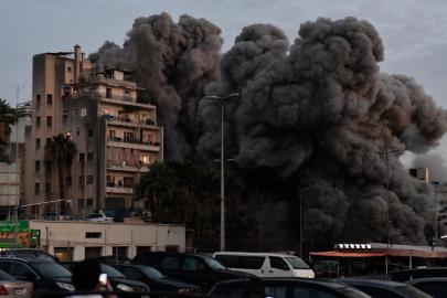 İşgalci İsrail ordusunun Lübnan'a saldırıları sürüyor