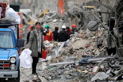 İsrail'den Tahran'da halkın gösteri için toplandığı bölgeye tahliye uyarısı ve saldırı tehdidi