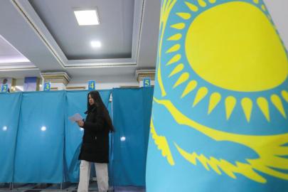 Kazakistan'da yeni anayasa için yapılan referandum yeterli katılım oranıyla geçerli kabul edildi