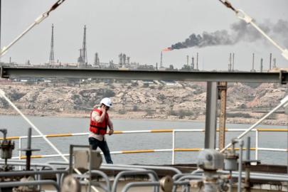 Siyonist rejim ve ABD'nin İran saldırıları Körfez ülkelerini vurdu: Enerji gelirlerinde 15 milyar dolarlık kayıp