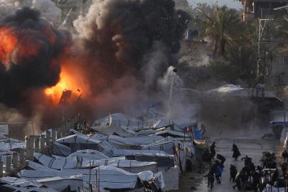 Soykırımcı İsrail Gazze'de son 24 saatte 6 Filistinliyi öldürdü