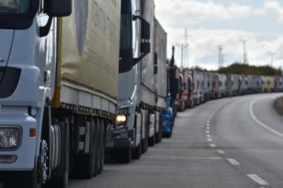 10 yıllık düğüm çözüldü: Türk tır şoförlerine vize kolaylığı