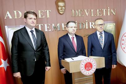 Adalet Bakanı Gürlek, Diyarbakır'da ziyaretlerde bulundu