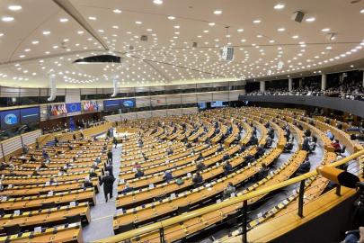 AP'deki en büyük ikinci siyasi grup, İsrail ile ortaklığın askıya alınması için protesto düzenledi