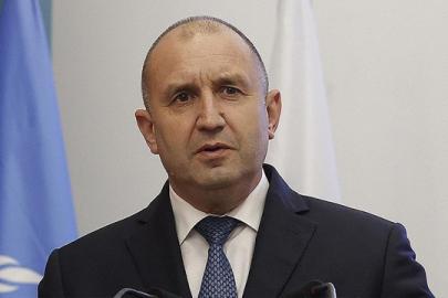 Bulgaristan'da ilk sonuçlar, eski Cumhurbaşkanı Radev'in tek başına hükümet kurabileceğini gösteriyor