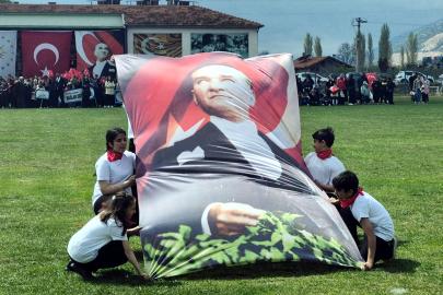 Eğirdir'de Çocuk Bayramı coşkusu