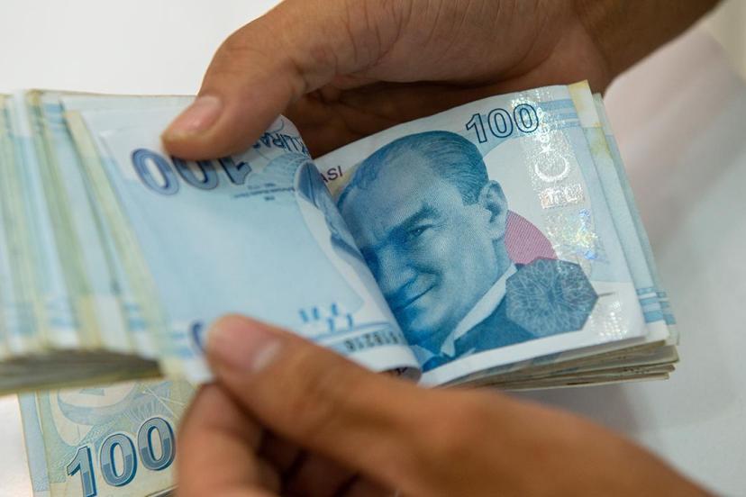 Evde bakım yardımları hesaplara yatırılmaya başlandı