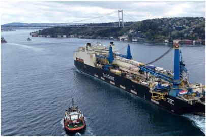 İstanbul Boğazı’nda gemi trafiği çift yönlü askıya alındı