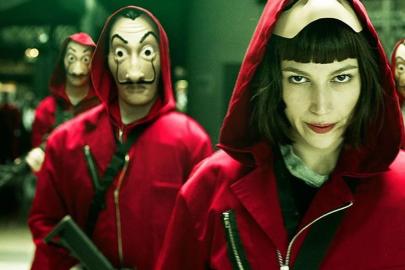 La Casa de Papel'in Tokyo'su Ursula Corbero'dan annelik pozu