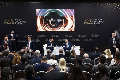 Lavrov: ABD'nin İran'daki saldırılarının amaçlarından biri petrolün kontrolünü ele geçirmekti