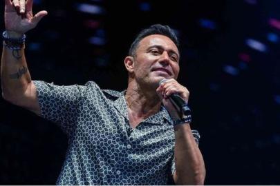Mustafa Sandal Saygı1 konseri izle! Saygı1 Mustafa Sandal konserine hangi ünlüler katıldı?