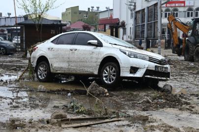 Osmaniye'de temizlik ve hasar tespiti başlatıldı