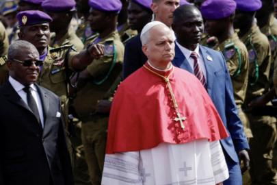 Papa: Dünyayı bir avuç zorba harap ediyor