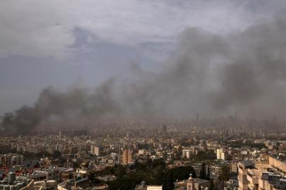 Soykırımcı İsrail ordusu Beyrut'a şiddetli hava saldırıları düzenliyor