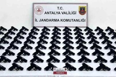 Antalya’da 100 adet ruhsatsız tabanca ele geçirildi: 2 şüpheli tutuklandı