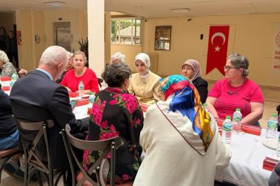 Bakan Göktaş'tan huzurevine Anneler Günü ziyareti