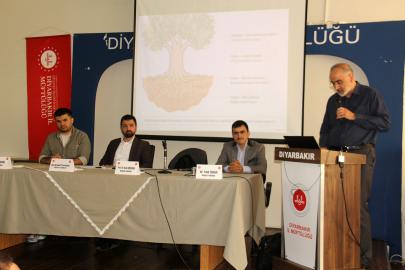 Diyarbakır’da "Eğitim ve Maneviyat" Paneli Gerçekleştirildi
