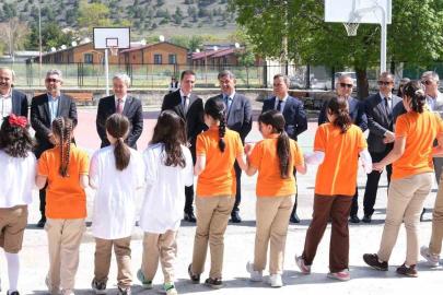 Erzincan’da öğrenciler bilim fuarında projelerini sergiledi