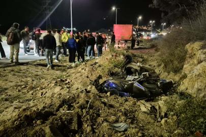Hafif ticari araçla çarpışan motosikletin sürücüsü öldü