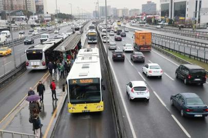 İstanbul'da bazı yollar geçici olarak trafiğe kapatıldı