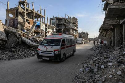 Katil İsrail'in Gazze'ye saldırısında 2 Filistinli hayatını kaybetti