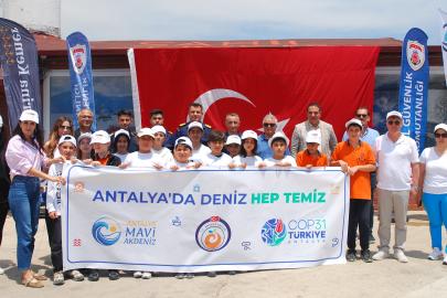 Kemer'de deniz dibi temizliği
