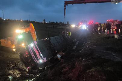 Malatya'da yolcu otobüsü devrildi: 4 ölü 15 yaralı