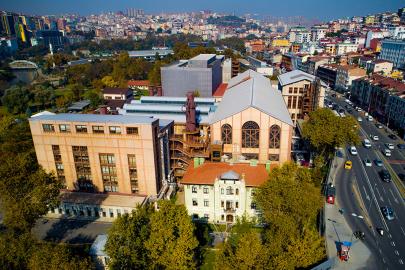 Mason Remzi Sanver'in eski rektörü olduğu İstanbul Bilgi Üniversitesi'nin faaliyet izni kaldırıldı