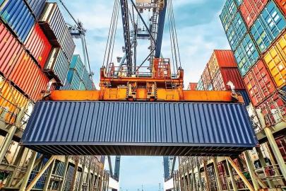 Nisan ayında ihracat yüzde 22,3 arttı, dış ticaret açığı geriledi