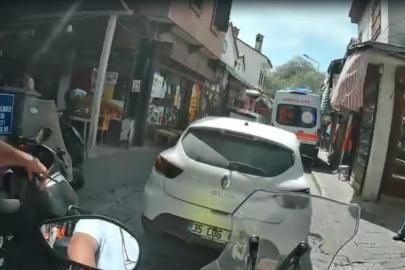 Park halindeki otomobil ambulansa engel oldu