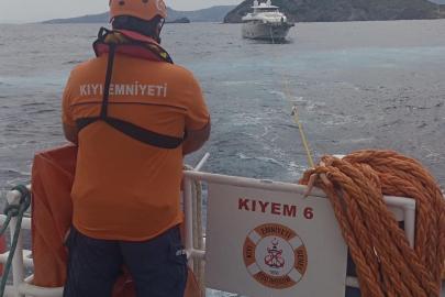 Bodrum'da sürüklenen tekne kurtarıldı